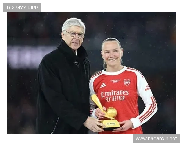 温格引领阿森纳不败传奇，回顾英超完美赛季的表现与成就