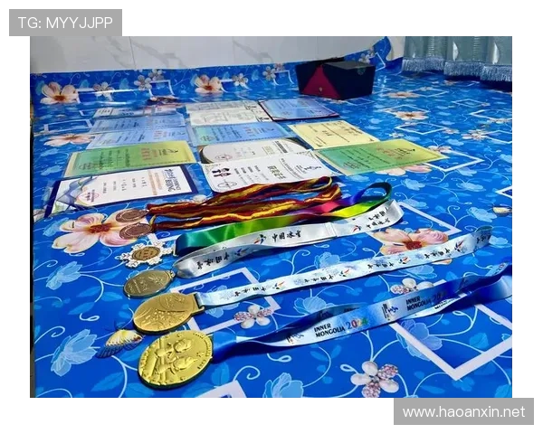 杨昊凌晨还在训练，家里人都怀疑他是不是外星人了吧