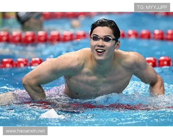 汪顺赛场上全神贯注，私下竟然这么会宠娃，看着不像游泳运动员啊！